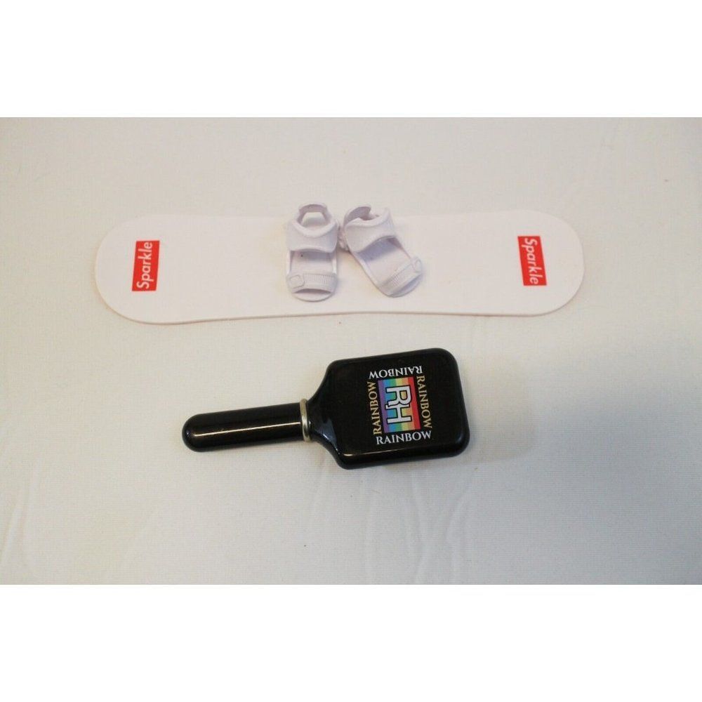 Rainbow High Winter Break Ruby Anderson Snowboard & Brush